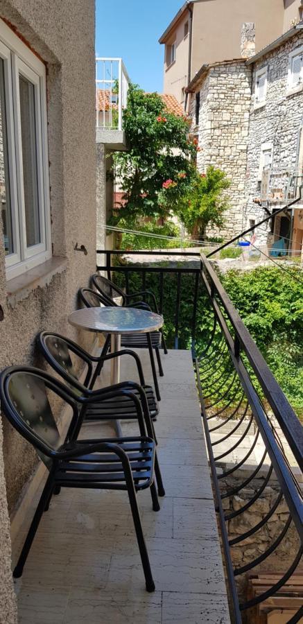 Old Town Apartment ميدولين الغرفة الصورة