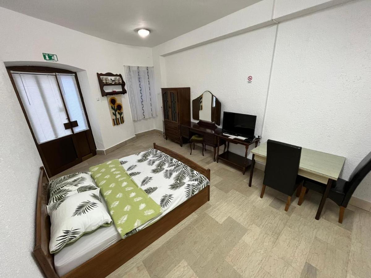 Old Town Apartment ميدولين المظهر الخارجي الصورة