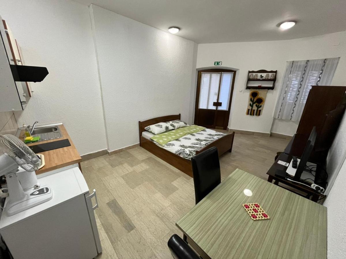 Old Town Apartment ميدولين المظهر الخارجي الصورة